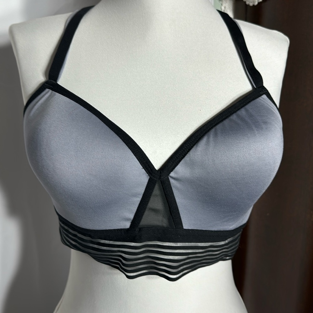 Victoria sport sports bra